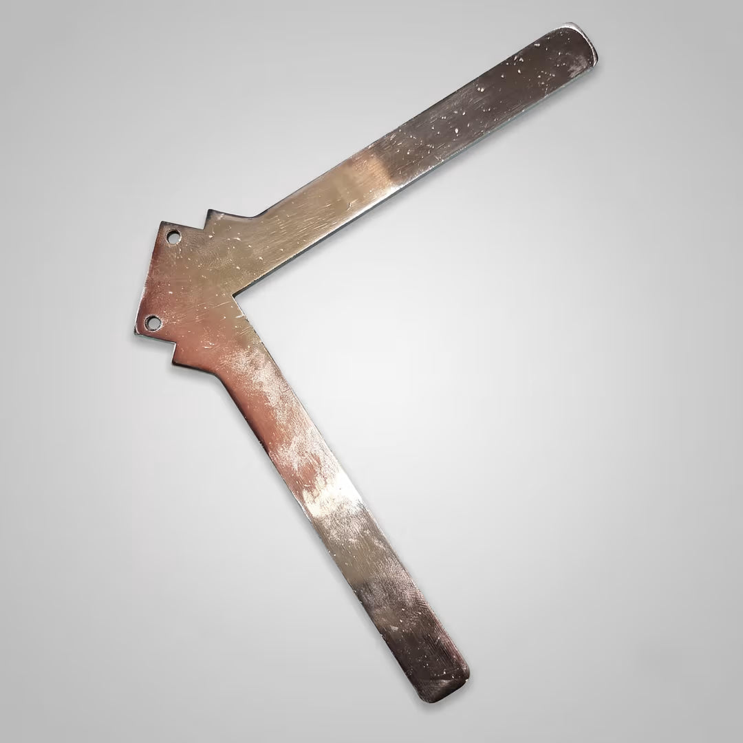 V-Molding Alignment - Pinning Machine