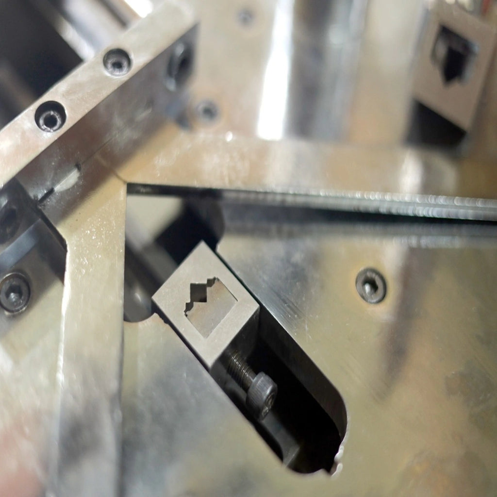Photo Frame Pinning Machine - KonaFit